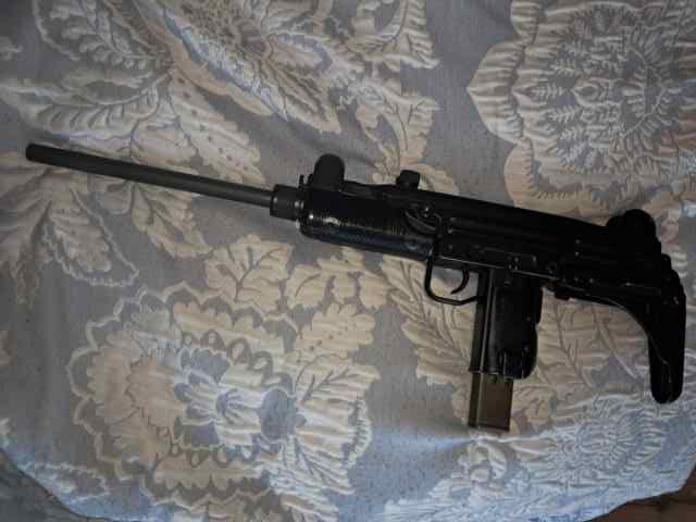 Action arms uzi model b