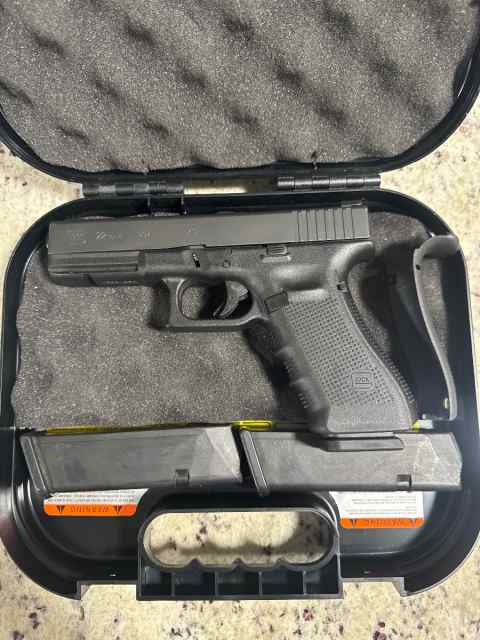 WTS/WTT Glock 22 gen 4 with extras