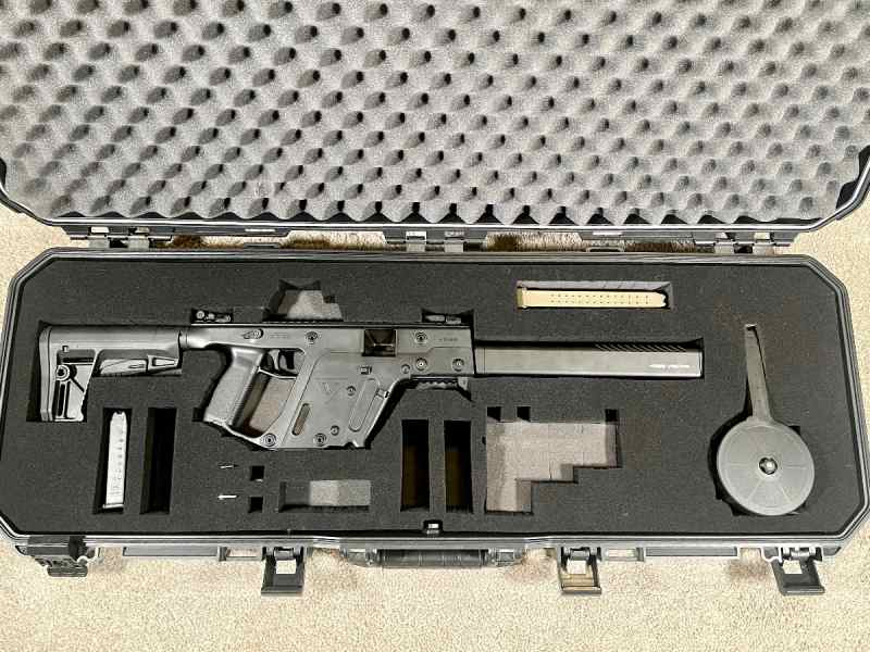 Kriss Vector 9mm w/3 mags (10rd, 33rd, 50rd)
