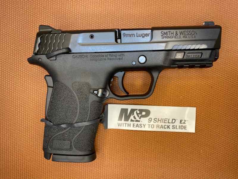 NEW IN BOX - Smith &amp; Wesson M&amp;P9 SHIELD EZ-9mm