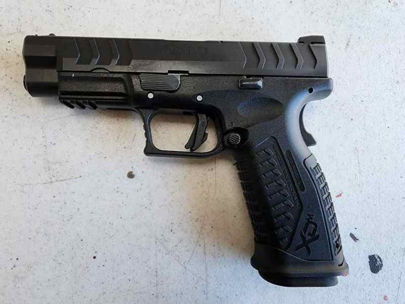 Springfield XDM Elite 9mm pistol with 6 magazine