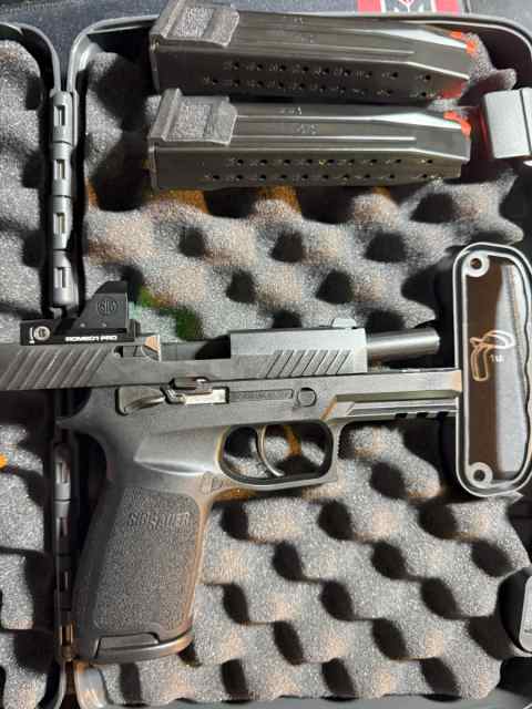 Sig M18 Black with Romeo 1 Pro