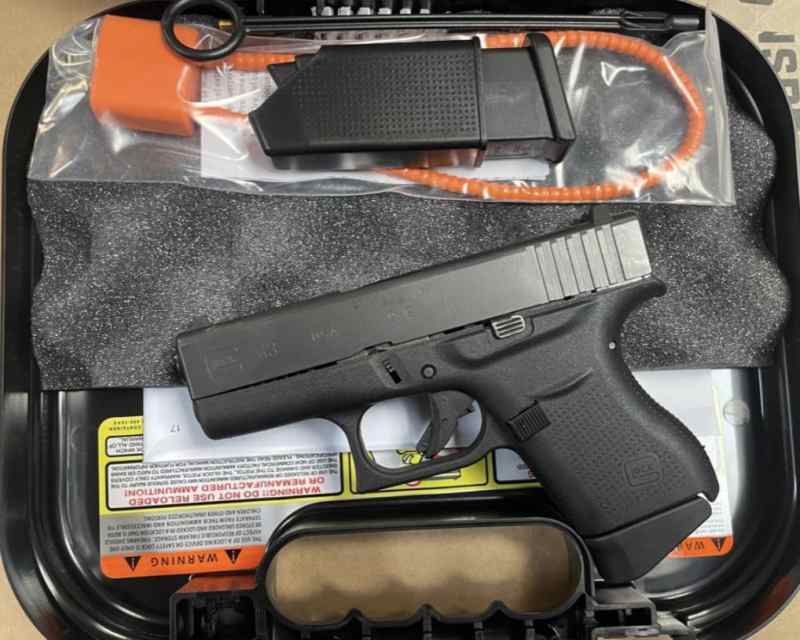 Glock 43 neatly used in box with 2 mags