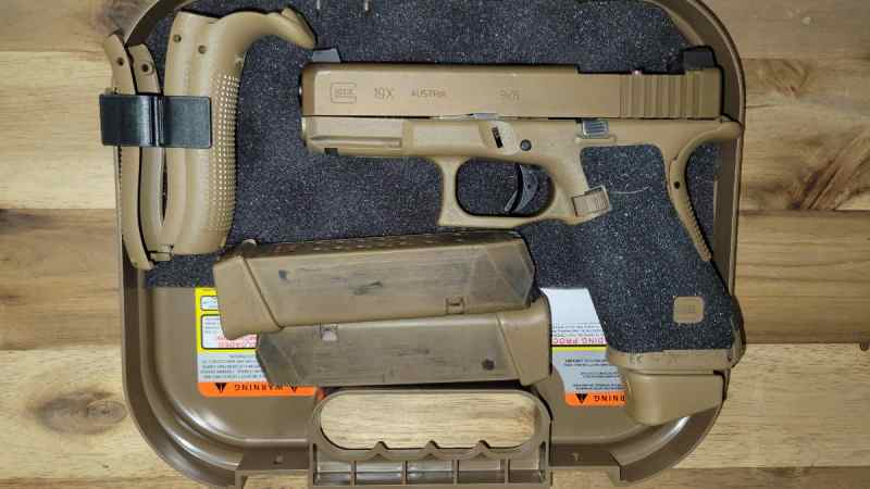 Glock 19x with RMR cut