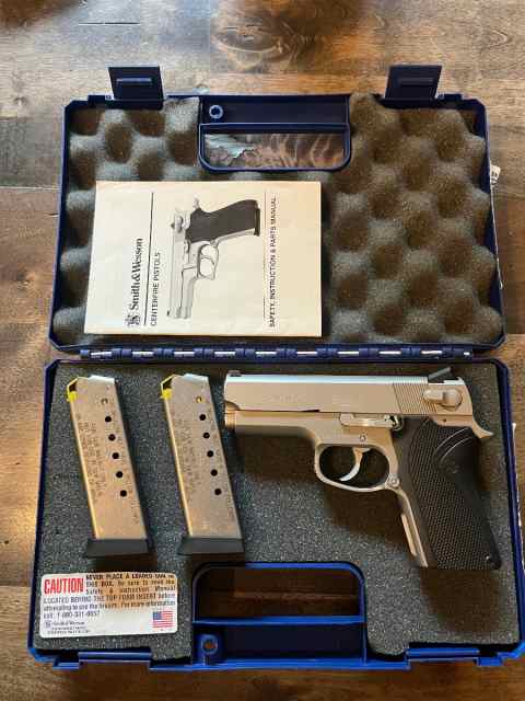 Smith and Wesson 4516-1 Stainless 45ACP