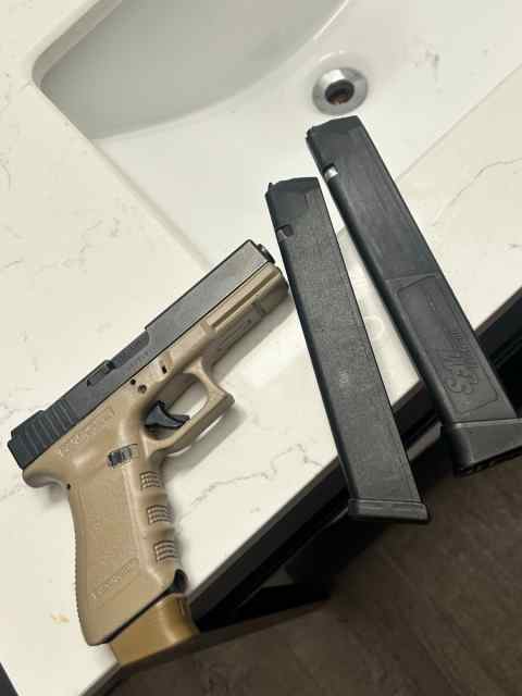 Glock 22 with 3 mags