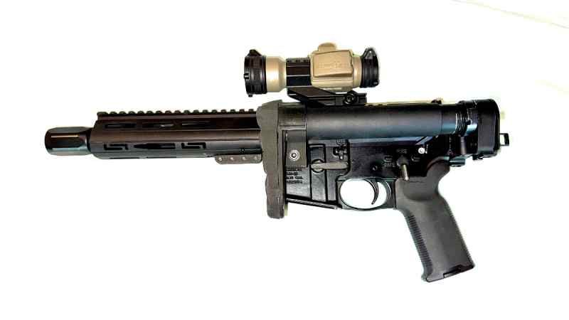 Folding AR-15 pistol w
