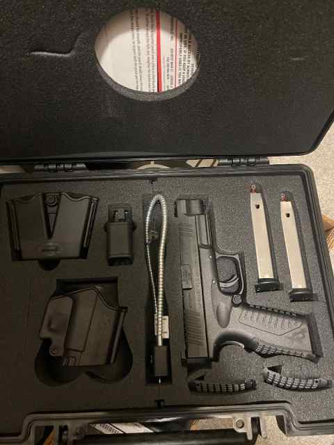 Springfield XDM 40 full-size 