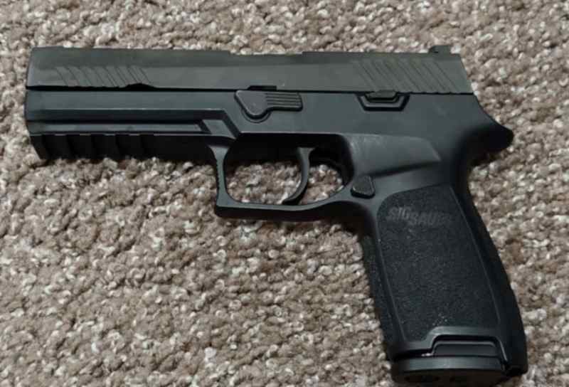 Sig sauer P320 full size 9mm pistol 