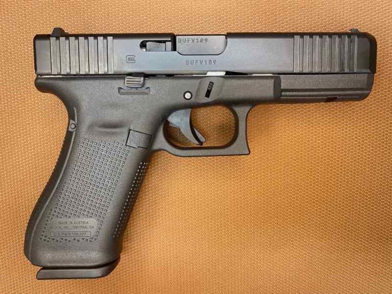 NEW IN BOX - Glock G44 - 22LR - 4" -  2Mags- Black