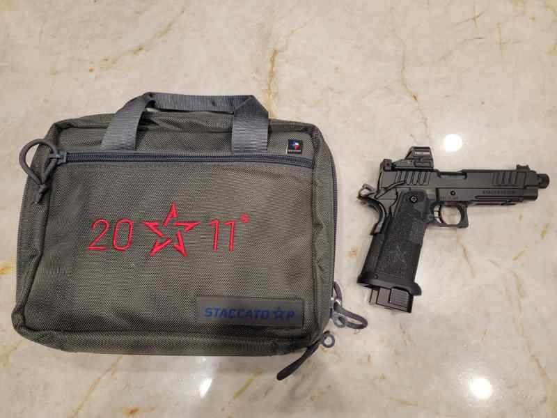 Staccato P w/case &amp; Original paperwork- like new