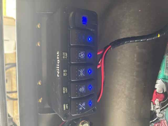 9 Rocker Panel 6-switch with USB Port & Voltmeter.jpeg