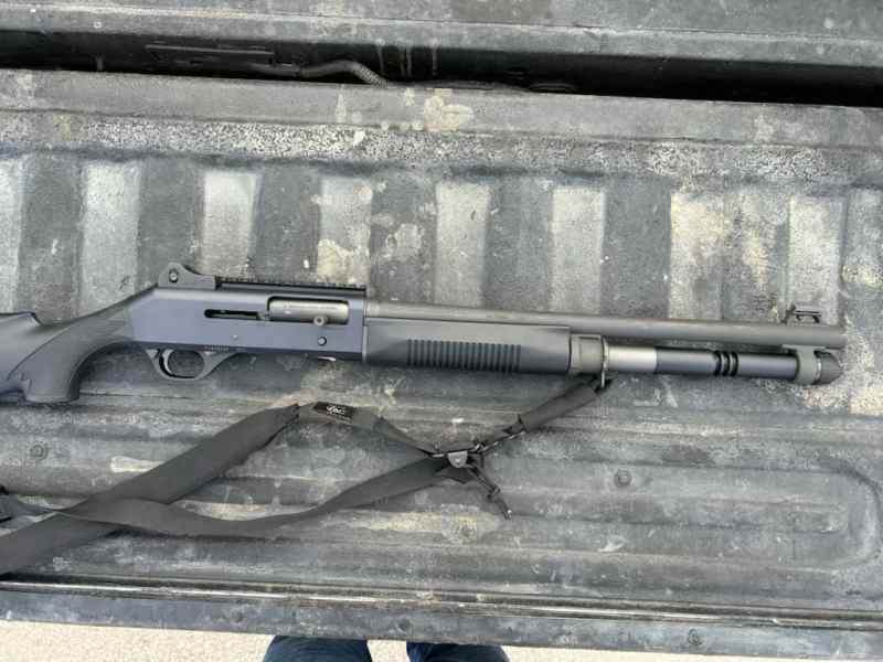 Benelli M4 12G LE