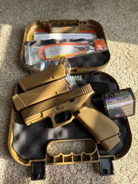 Glock 19x w /  Steel tritium night sights