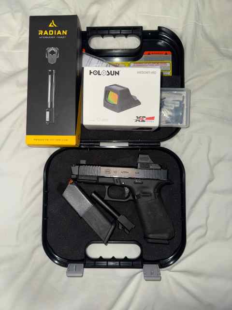 Glock 45 MOS w/extras