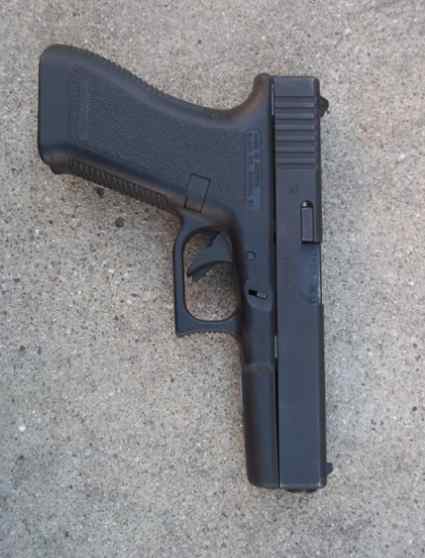 G17 9mm Gen2 Pistol Nice Condition