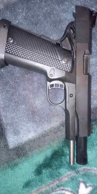 Rock island armory 1911 10mm HC holds 16 rds