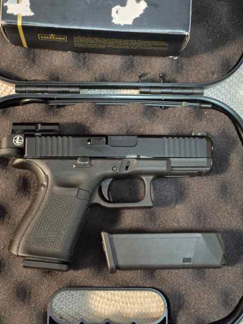 Glock 19 Gen 5 w/ Leupold red dot 