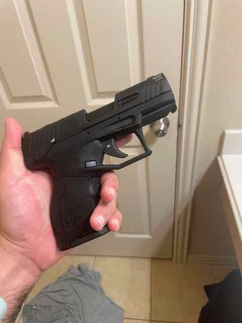 Lnib Taurus tx22 compact with ammo 