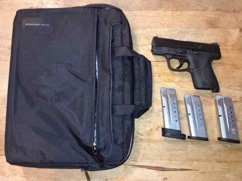 S&amp;W M&amp;P 9 Shield 9mm Pistol 3 Mags, Gun Case