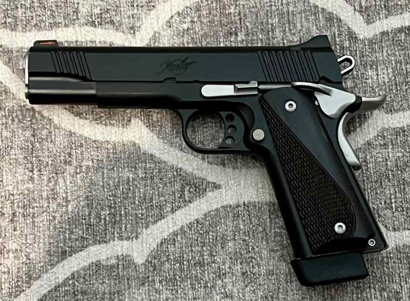 Kimber 1911 Custom LW Nightstar in 45 ACP