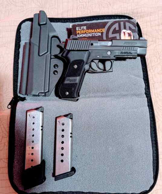 SIG p220 package 