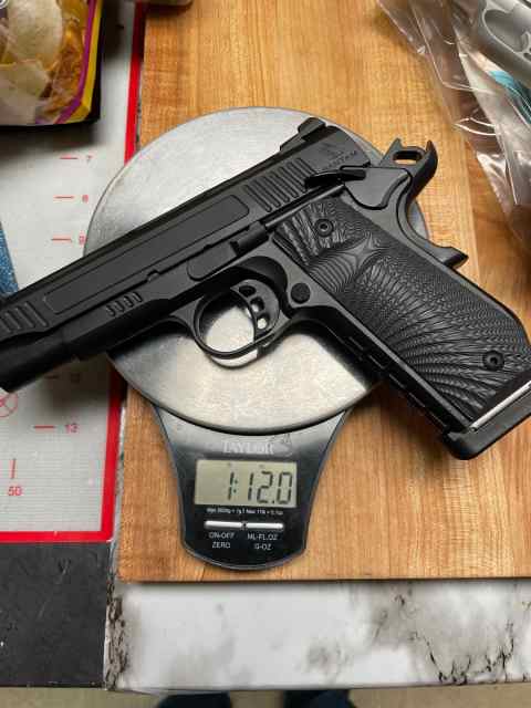 Tisas Bantam 45 commander for Glock 17 or 22