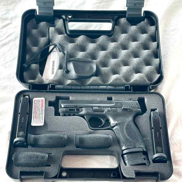 Smith &amp; Wesson M&amp;P9 2.0 Compact 4&quot; 9mm Like New