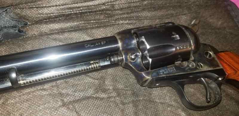 Uberti  Cattleman Revolver 44 Special 