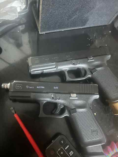 Glocks 19,17  for trades/ SELL
