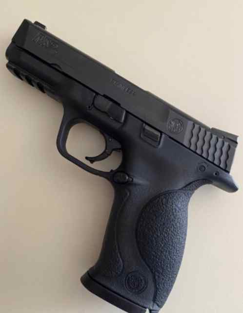 Smith and Wesson M&amp;P40