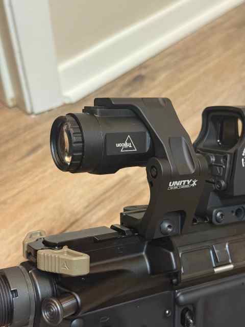 Trijicon Magnifier with Unity Mount