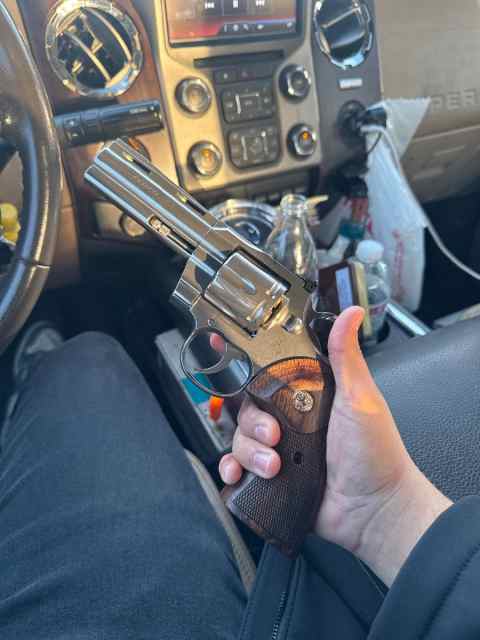 COLT Python 4.25 like new 