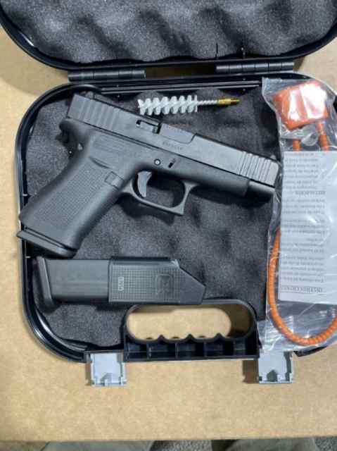 Glock 48 9mm W/extra magazine 