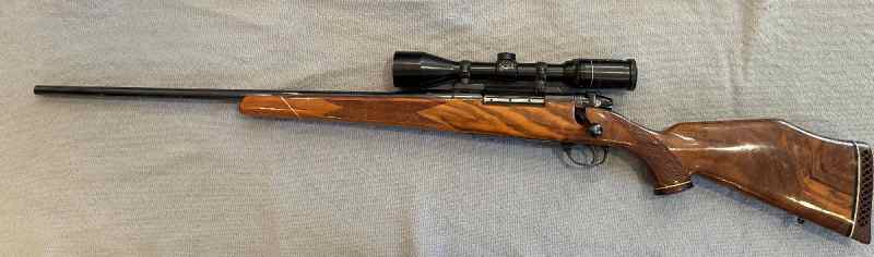 Left hand Weatherby Mark V 5 - 300 Weatherby Wby