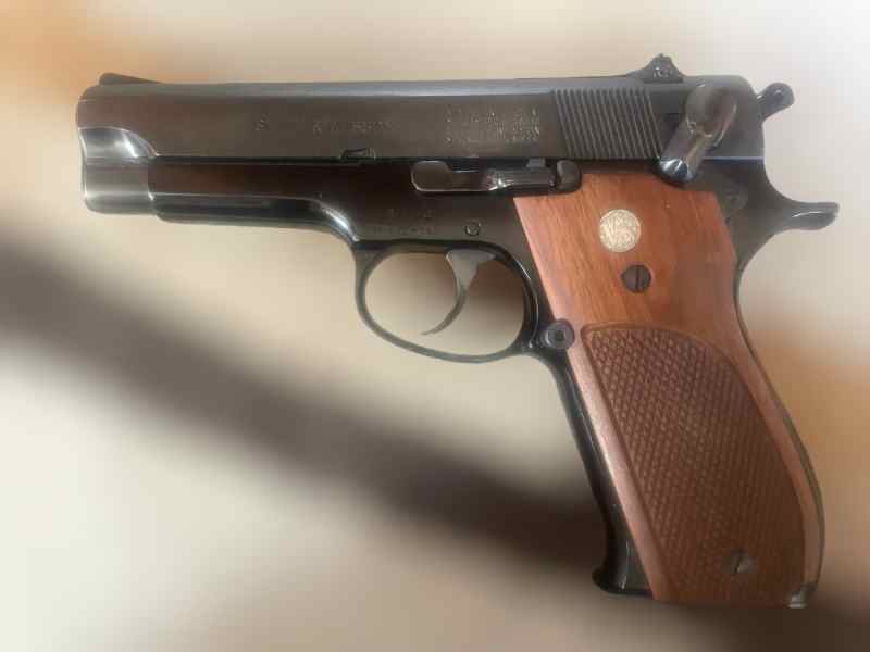 Smith &amp; Wesson Model 39 NO DASH