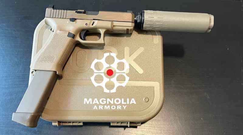 New Glock 19x MOS With Extras