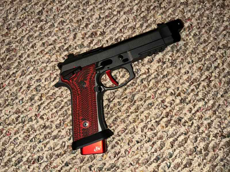 Beretta 92XI GARA 9mm 5.1 three mags unfired