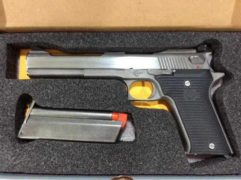 AUTO MAG II  22 MAGNUM BY AMT LIKE NEW W/ 3 CLIPS