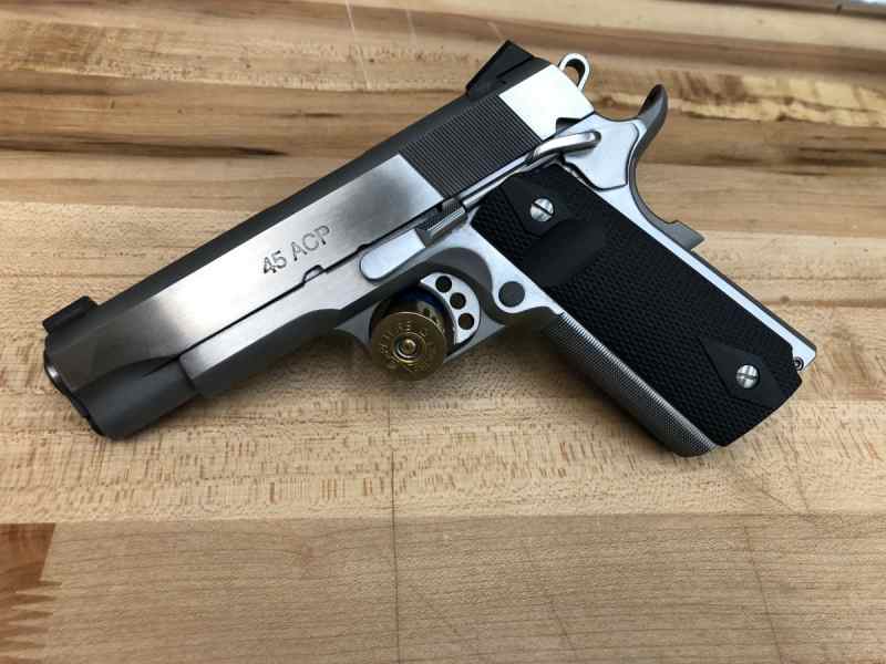 Les Baer concept VIII 45ACP